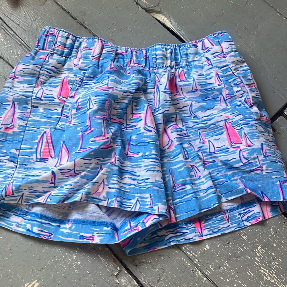 LILLY PULITZER LINEN SHORTS- size xs